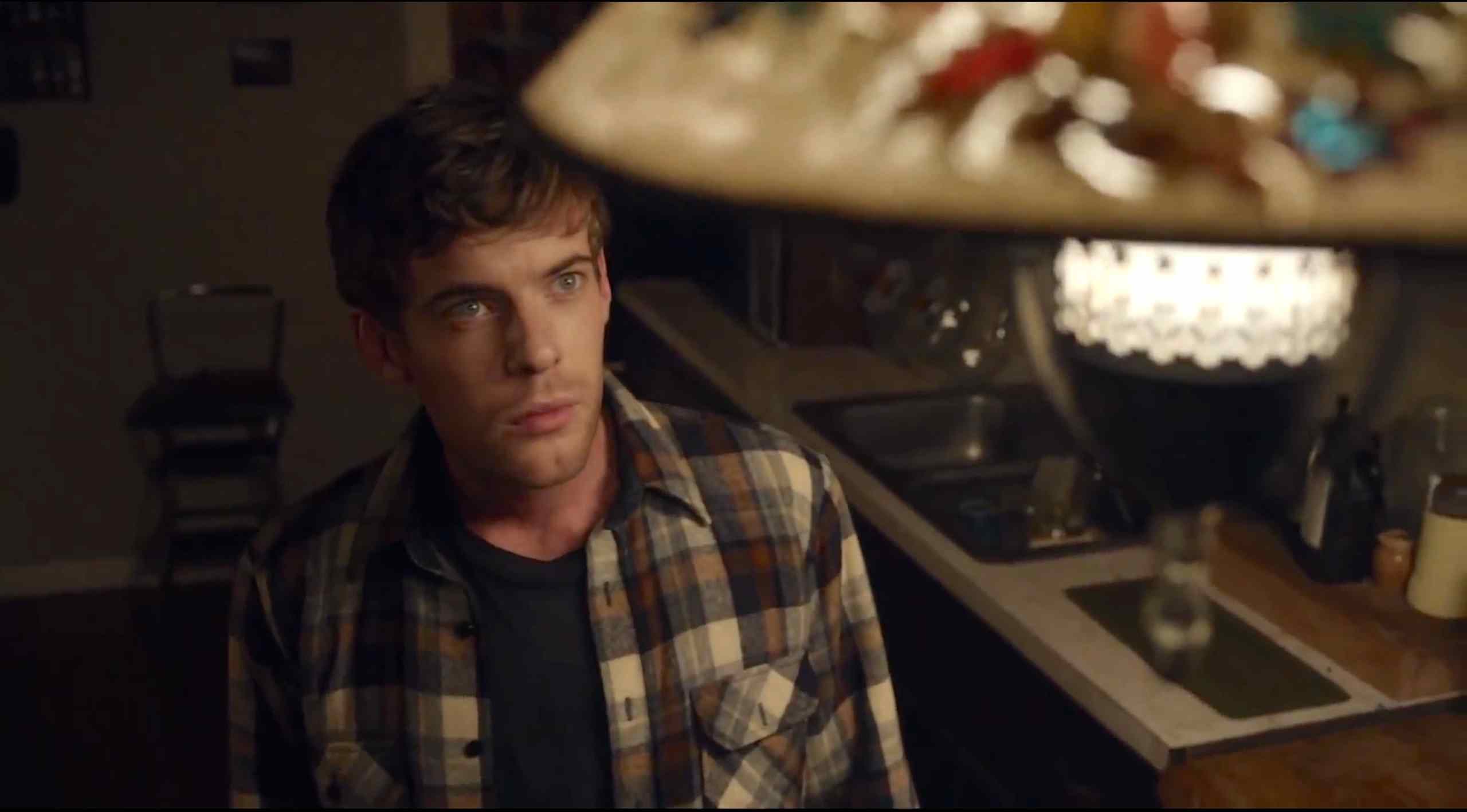 honeymoon-harry-treadaway-as-paul